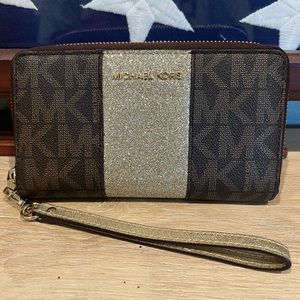 Michael Kors wristlet wallet